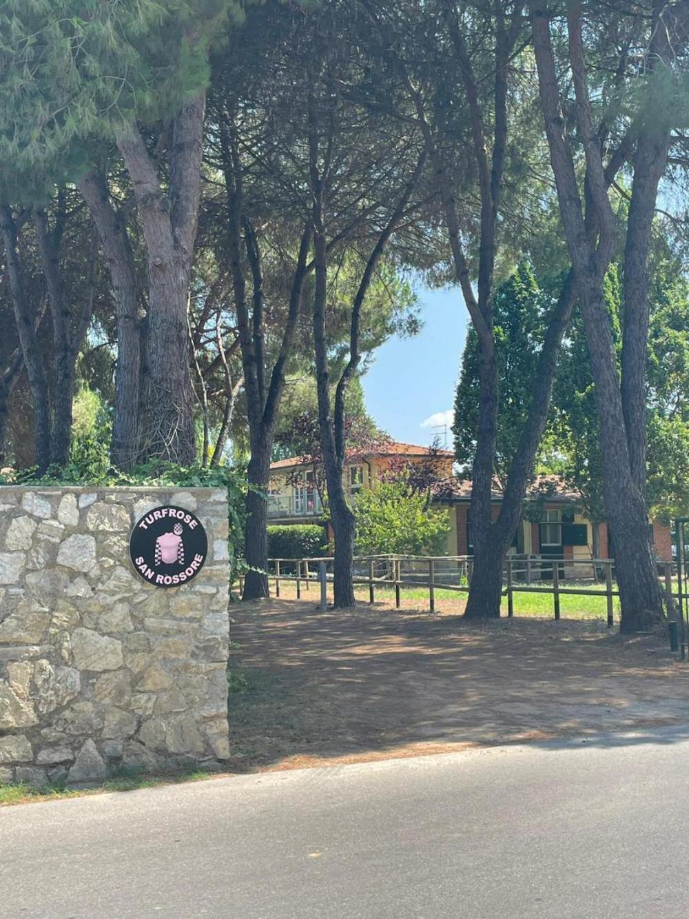 Turfrose Di San Rossore A Pisa By Zoom In Earth エクステリア 写真
